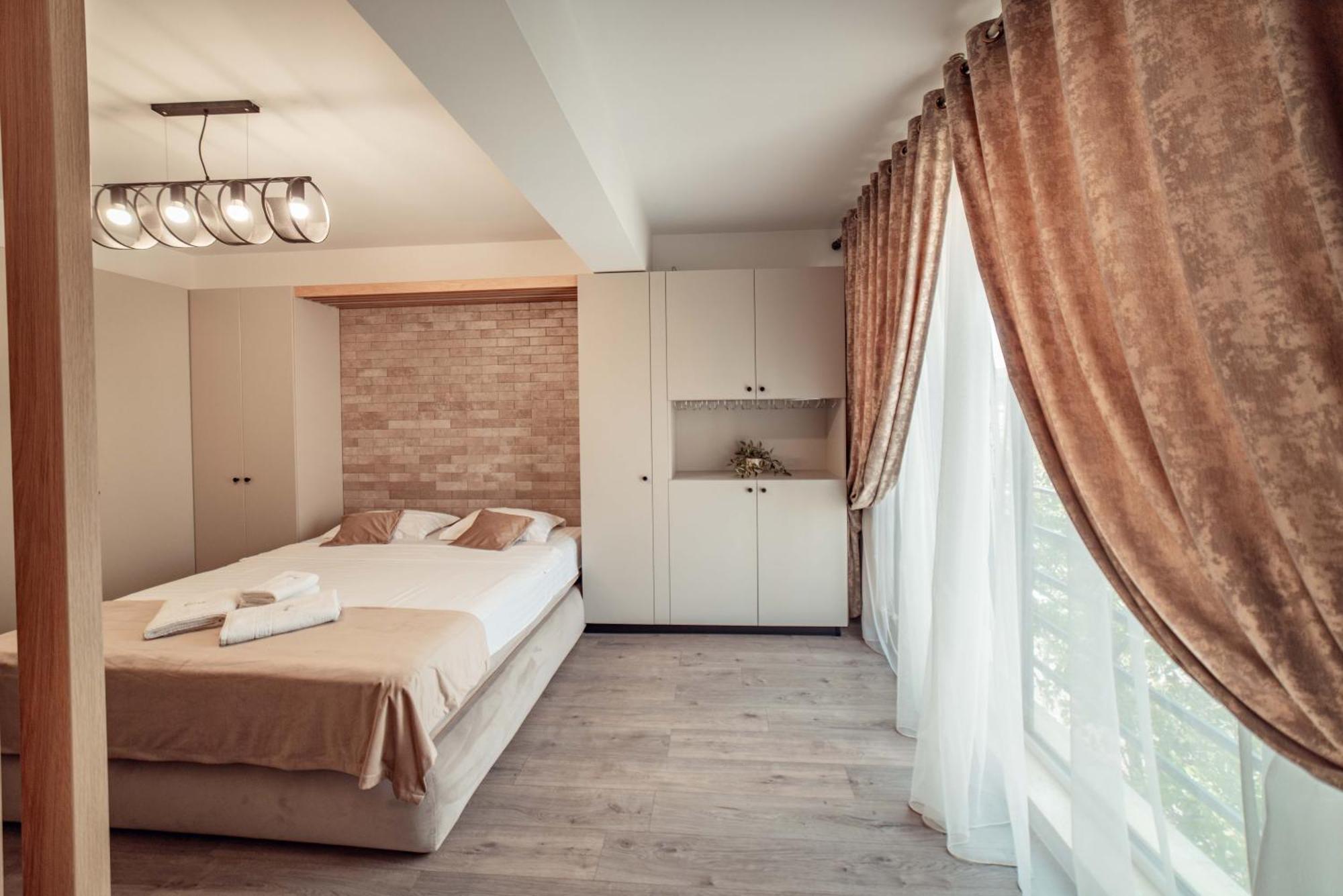 Cozy Aparthotel - Ultracentral Luxury Apartments Iasi Eksteriør billede